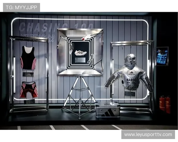 世界杯球迷装置艺术展，废弃球衣再造雕塑倡环保